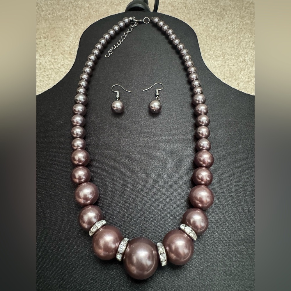 Elegant Muted Black/Silver Pearl Necklace and Earring Set